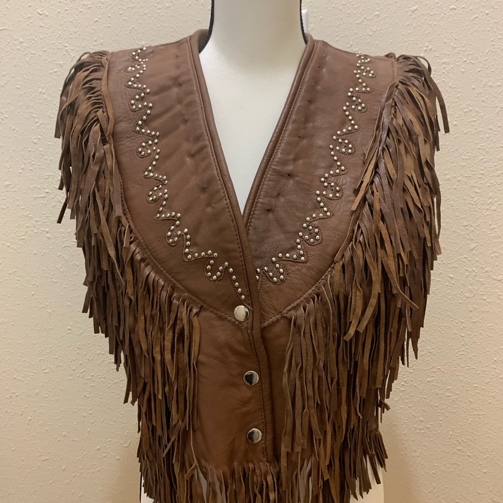 Sunriders Vintage 1960s - 1970s - Med  Brown Leather Fringe Vest / womens L.